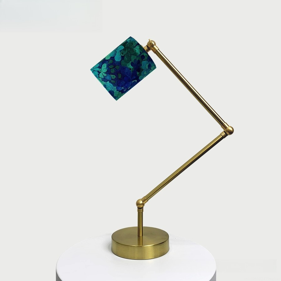 Century Textile & Sewing Supply Reviews - Verstelbare leeslamp: metalen voet met Liberty